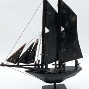Miniatur Kapal Phinisi